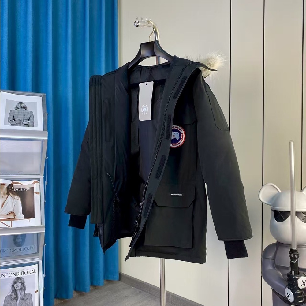 🥝🥝Canada Goose Men's Coat，Very comfortable to wear - Picture 2 of 7